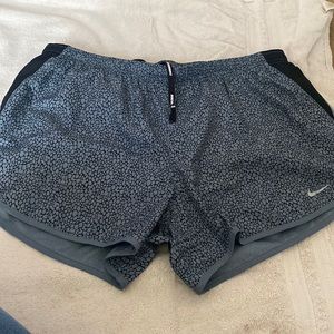 Nike women’s dri -fit running shorts
